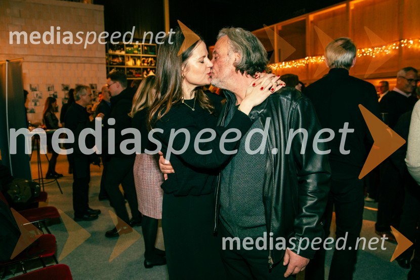  Ana Gruden, Notranja oblikovalka;  Valter Dragan, igralecPremiera Cankarjeve igre Za narodov blagor, SNG Drama Ljubljana