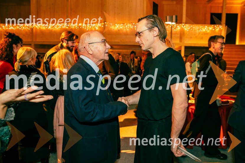  Marko  Mandić, igralec;  Mitja Rotovnik, nekdanji direktor Cankarjevega domaPremiera Cankarjeve igre Za narodov blagor, SNG Drama Ljubljana