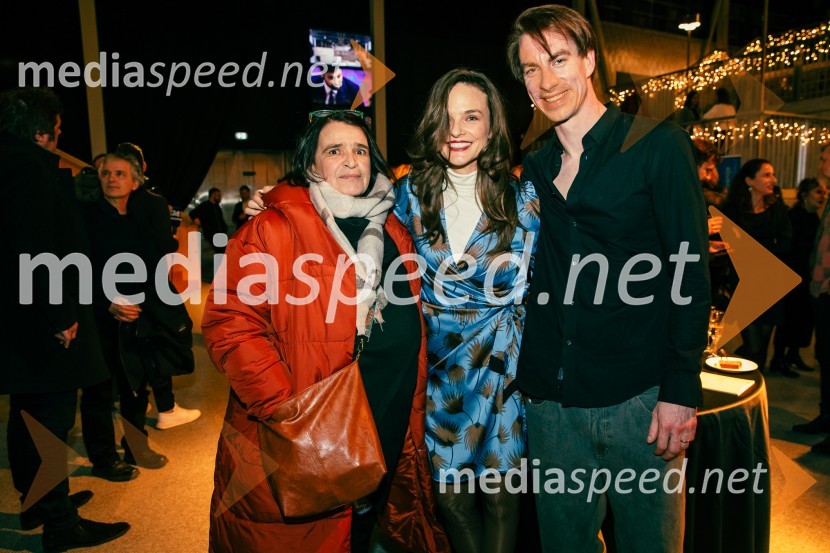  ... ;  Tina Vrbnjak, igralka;  Jure Henigman, igralecPremiera Cankarjeve igre Za narodov blagor, SNG Drama Ljubljana