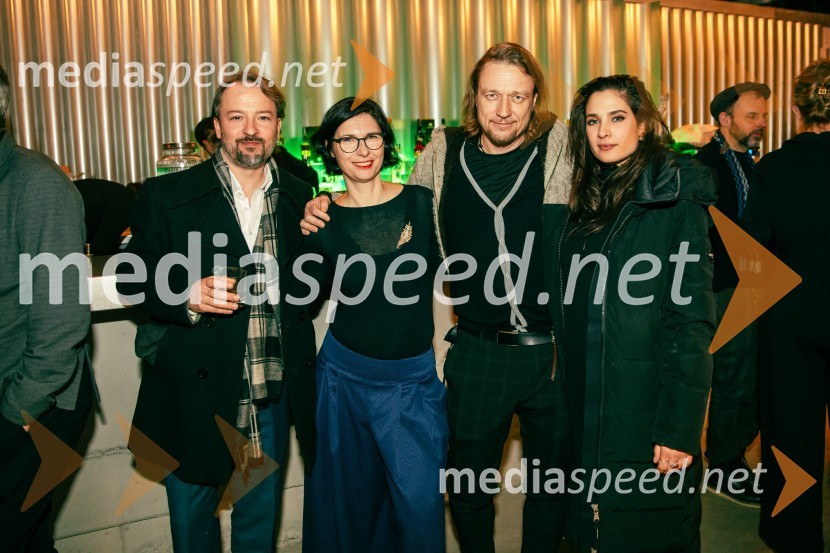  ... ;  Alekander Pešut - Schatzi, glasbenik;  Špela Zorn, vodja programa SNG Drama Ljubljana;  ... ;  Saša Pavlin Stošić, igralkaPremiera Cankarjeve igre Za narodov blagor, SNG Drama Ljubljana