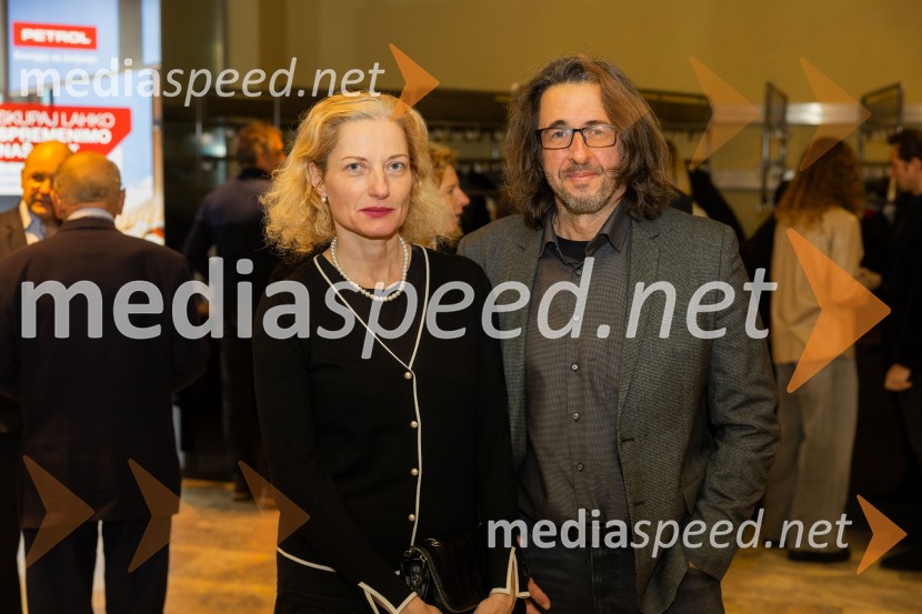  Hermina Kovačič, strokovnjakinja za komuniciranje;  ... Zakaj sva se ločila, premiera na odru MGL