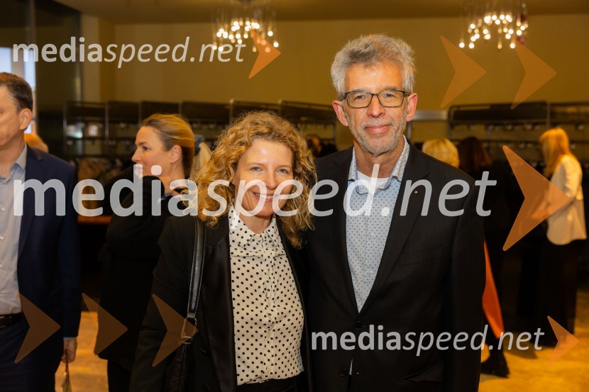 mag. Tadeja Kuhar, predstavnica Državne revizijske komisije za odnose z javnostmi;  Andrej  Kren, direktor PC BrdoZakaj sva se ločila, premiera na odru MGL