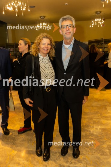 mag. Tadeja Kuhar, predstavnica Državne revizijske komisije za odnose z javnostmi;  Andrej  Kren, direktor PC BrdoZakaj sva se ločila, premiera na odru MGL