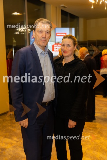  Matija Šenk, predsednik uprave, Zavarovalnica Vzajemna;  Katarina ŠenkZakaj sva se ločila, premiera na odru MGL