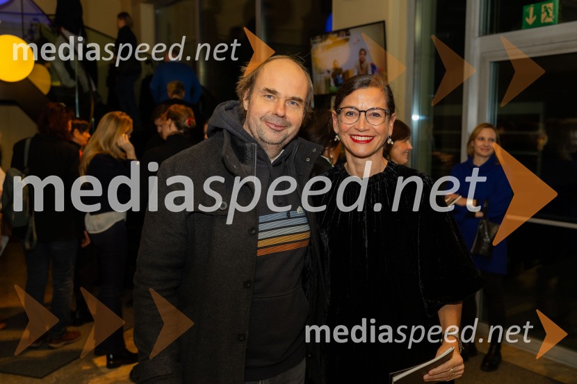  Gregor Zorc, igralec;  Simona  Belle, služba za stike z javnostmi MGLZakaj sva se ločila, premiera na odru MGL