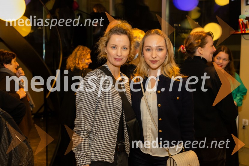  Ajda Smrekar, igralka;  ... Zakaj sva se ločila, premiera na odru MGL