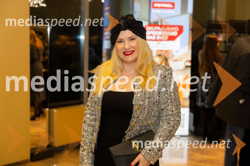  Danica Lovenjak, novinarka, voditeljicaZakaj sva se ločila, premiera na odru MGL