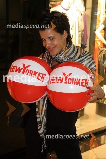 Nataša Kirn, Playboyeva zajčicaNew Yorker, otvoritev trgovine