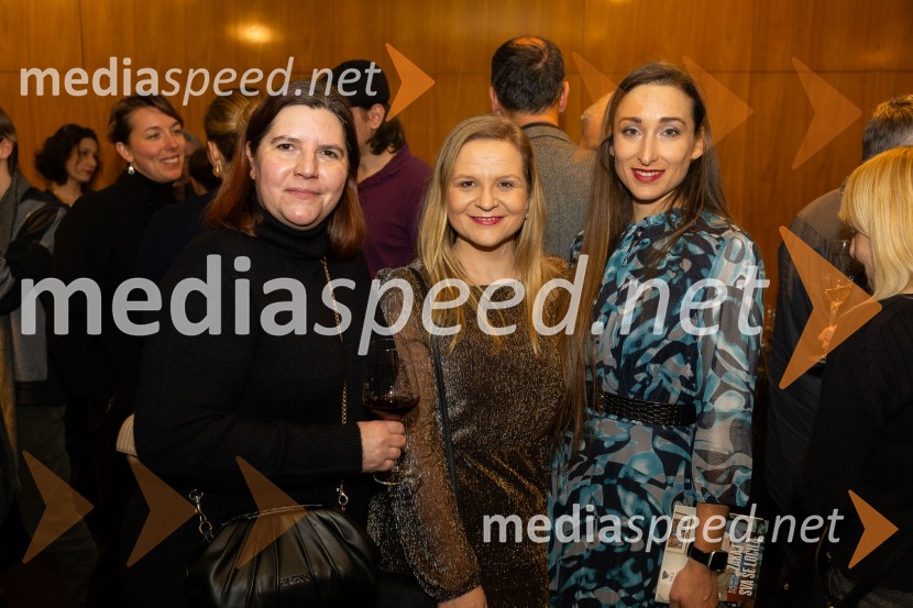  Teja Pelko, novinarka;  Alma Rahne, novinarka;  Gaja Višnar, igralkaZakaj sva se ločila, premiera na odru MGL