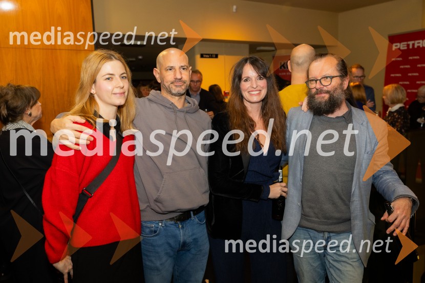  ... ;  Iztok Drabik Jug, igralec;  Ana Horvat Dolinar, igralka;  Sebastijan  Horvat, režiserZakaj sva se ločila, premiera na odru MGL