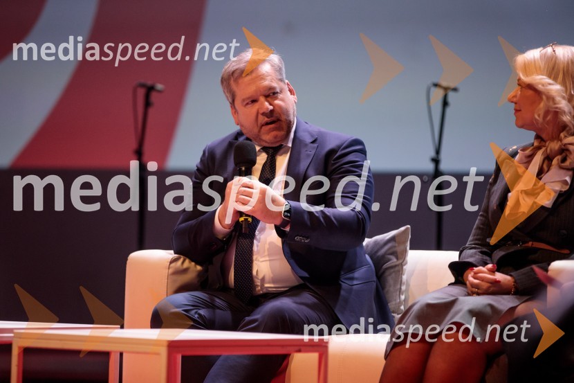   Igor Papič, minister za izobraževanje, znanost in šport;  ... Inženirka leta 2024 je Rebeka Kropivšek Leskovar