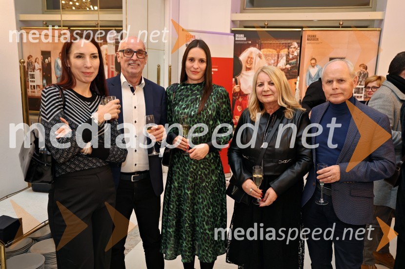  ... ;  ... ;  ... ;  Darka Zvonar Predan, novinarka;  Milan Predan, veleposlanik Republike Slovenije v Republiki Severni MakedonijiIn ljubezen tudi, premiera na odru Slovenskega narodnega gledališča Maribor