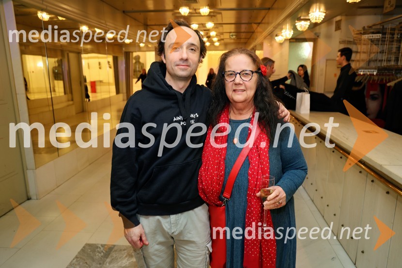  Nejc Ropert, igralec;  Metka Damjan, lektoricaIn ljubezen tudi, premiera na odru Slovenskega narodnega gledališča Maribor