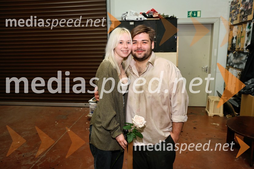  Lola Doma;  Jakob Šfiligoj, igralecIn ljubezen tudi, premiera na odru Slovenskega narodnega gledališča Maribor