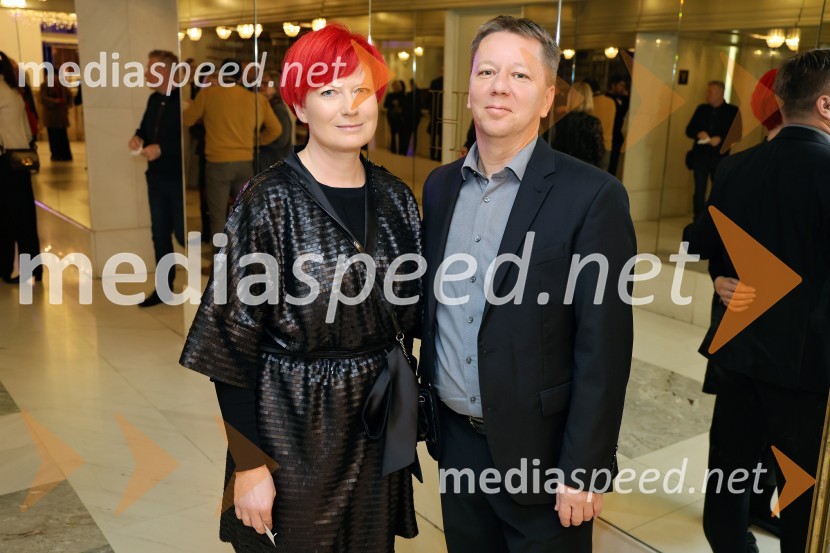  Valerija Grubelnik, Cvetličarna Grubelnik;  Matjaž Partlič, SNG MariborIn ljubezen tudi, premiera na odru Slovenskega narodnega gledališča Maribor