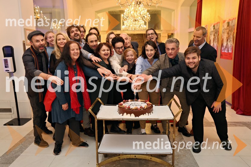 In ljubezen tudi, premiera na odru Slovenskega narodnega gledališča Maribor