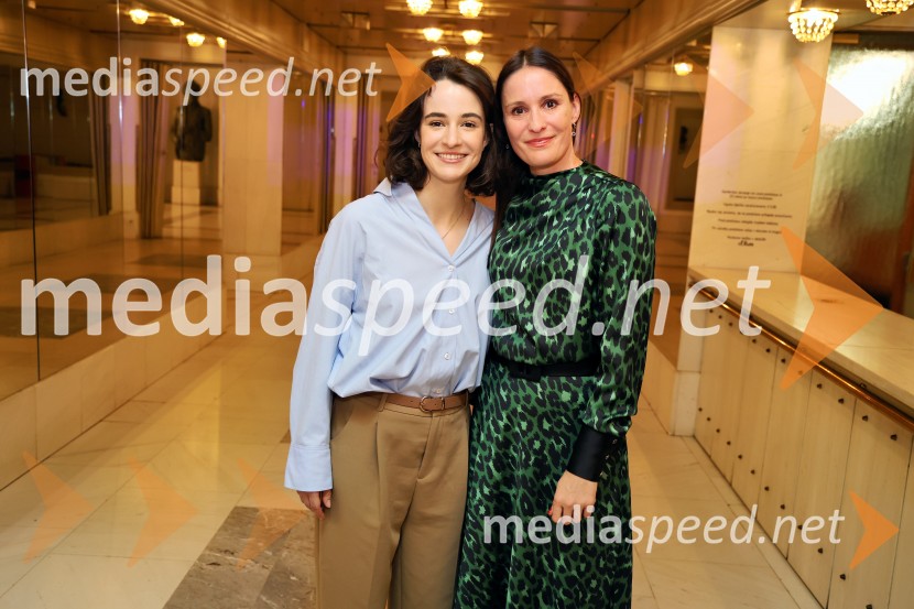  Gaja Filač, igralkaIn ljubezen tudi, premiera na odru Slovenskega narodnega gledališča Maribor