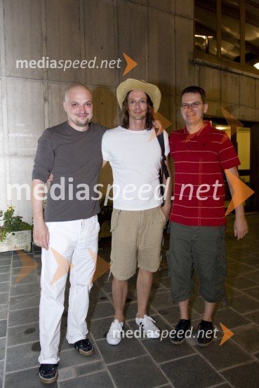 Boris Benko in Primož Hladnik, duo Silence ter Livio Badurina, igralec (v sredini)Kaligula, gledališka predstava