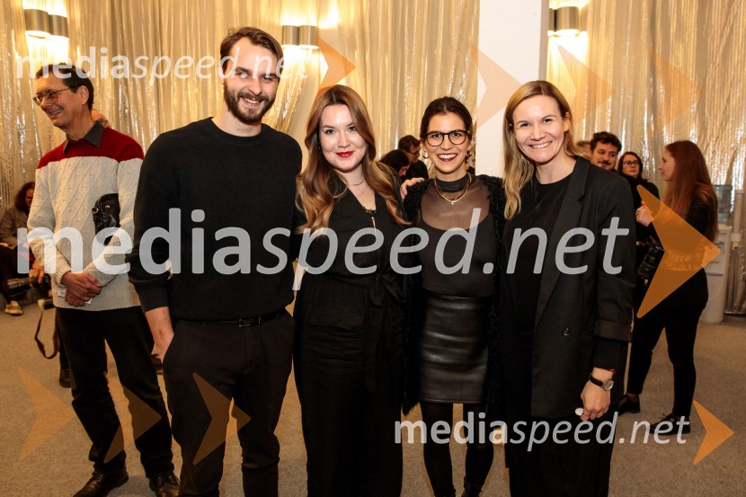  Blaž Dolenc, igralec;  ... ;  ... ;  Maša Pelko, režiserkaBog, premiera v SNG Drama Ljubljana