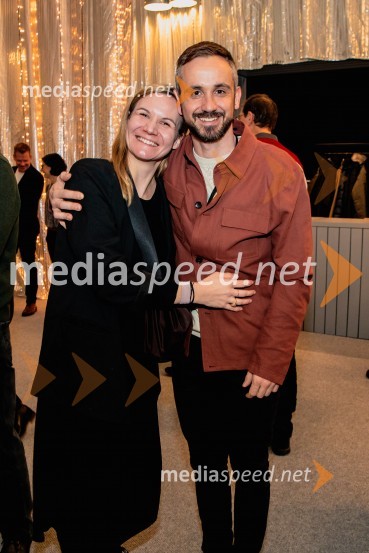  Maša Pelko, režiserka;  Jernej Pristov, vodja službe za odnose z javnostmi SNG Drama LjubljanaBog, premiera v SNG Drama Ljubljana