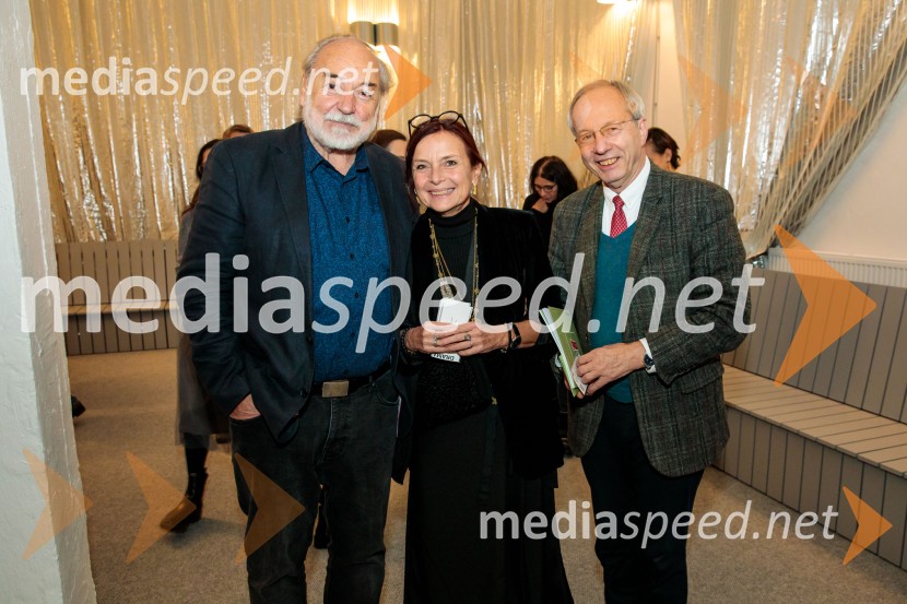  Karpo Godina, režiser;  Darja Hlavka Godina, glasbena oblikovalka;  ... Bog, premiera v SNG Drama Ljubljana