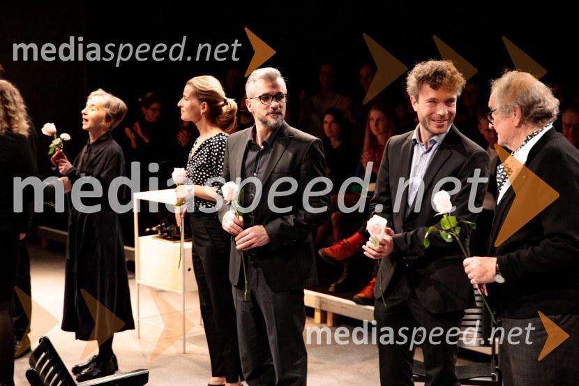  Veronika Drolc, igralka;  Maša Derganc, igralka;  Primož  Vrhovec, igralec;  Peter Petkovšek, režiser;  Ivo Ban, igralecBog, premiera v SNG Drama Ljubljana