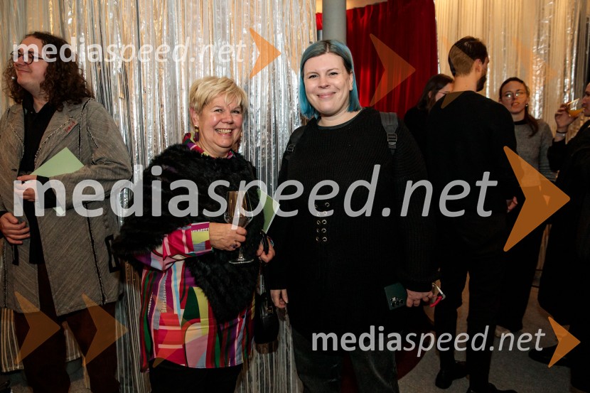  Irena  Butoln, germanistka;  Tanja Divac, novinarkaBog, premiera v SNG Drama Ljubljana