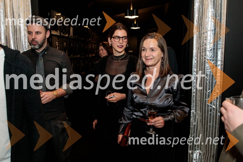  Urban Zorko, dramaturg, snemalec, režiser;  ... ;  ... Bog, premiera v SNG Drama Ljubljana