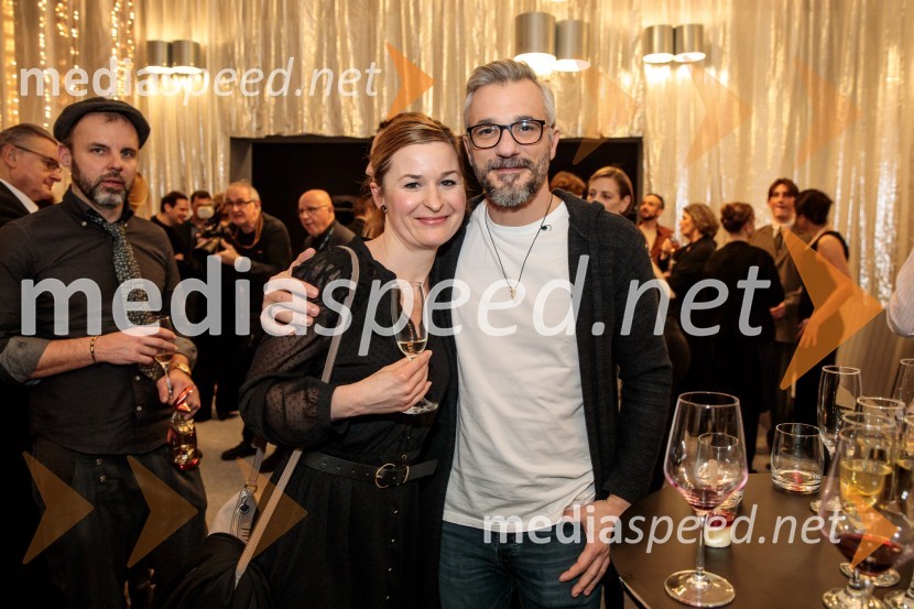  ... ;  Primož  Vrhovec, igralecBog, premiera v SNG Drama Ljubljana