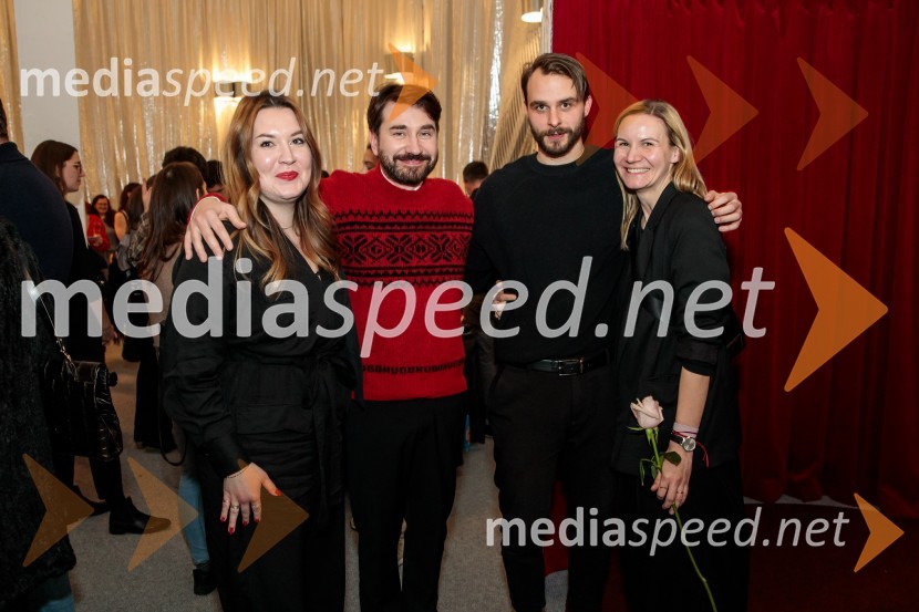  ... ;  Saša Tabaković, igralec, nekdanji poslanec SMC;  Blaž Dolenc, igralec;  Maša Pelko, režiserkaBog, premiera v SNG Drama Ljubljana