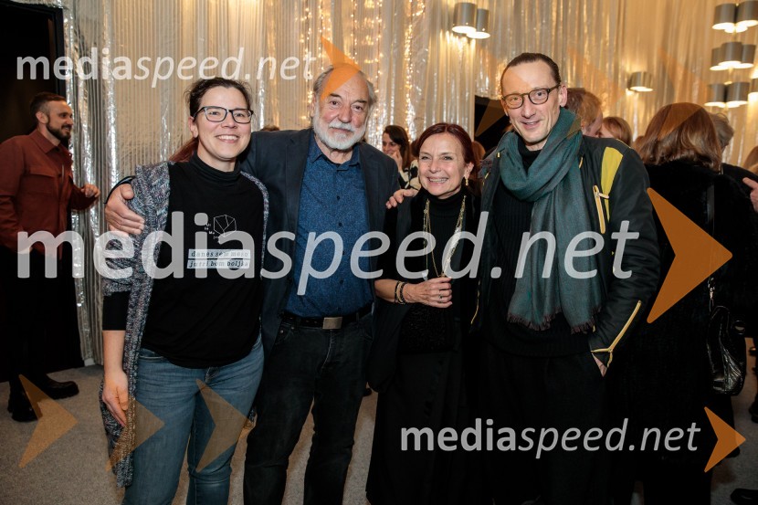  ... ;  Karpo Godina, režiser;  Darja Hlavka Godina, glasbena oblikovalka;  Marko  Mandić, igralecBog, premiera v SNG Drama Ljubljana