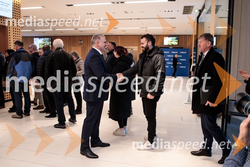 Ustanovni kongres Lotričeve stranke Fokus