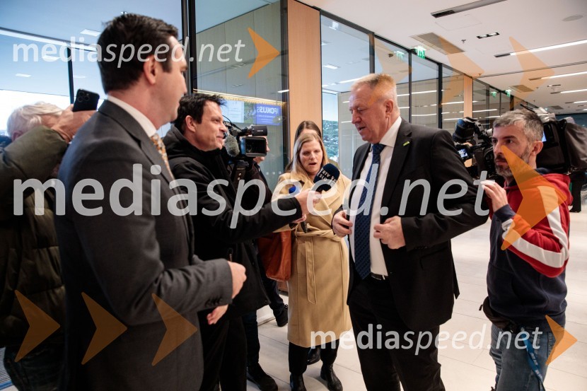  Marko Balažic, predsednik SLS;  Zdravko Počivalšek, nekdanji minister za gospodarski razvoj in tehnologijoUstanovni kongres Lotričeve stranke Fokus