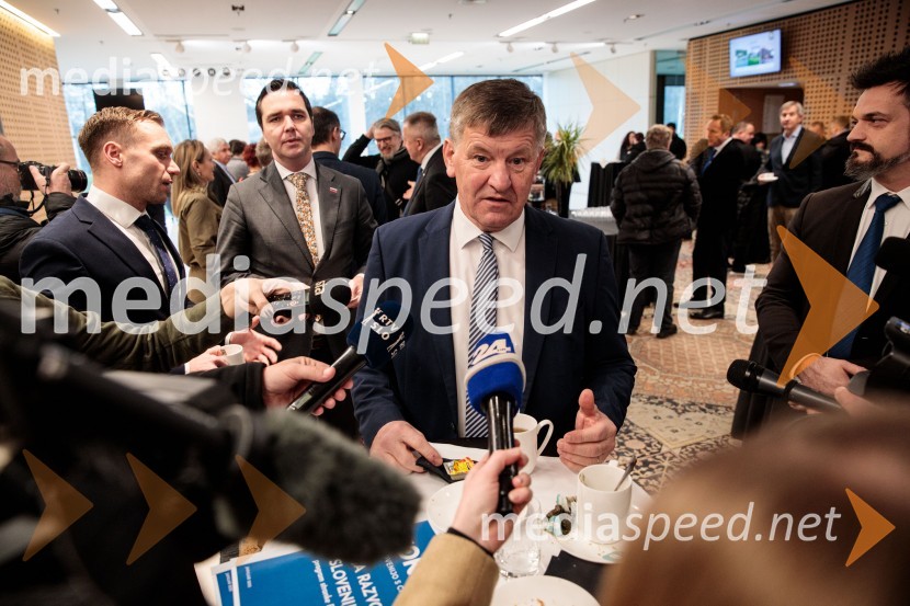  Franci Bogovič, poslanec Evropskega parlamenta, SLSUstanovni kongres Lotričeve stranke Fokus