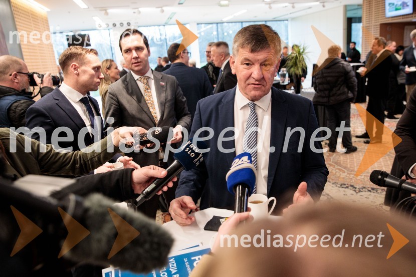  Franci Bogovič, poslanec Evropskega parlamenta, SLSUstanovni kongres Lotričeve stranke Fokus