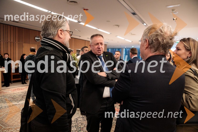  Zdravko Počivalšek, nekdanji minister za gospodarski razvoj in tehnologijoUstanovni kongres Lotričeve stranke Fokus