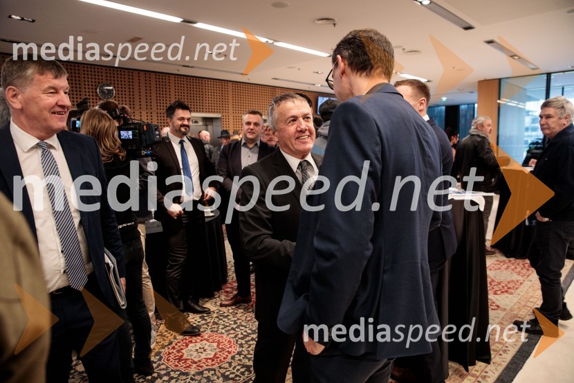  Franci Bogovič, poslanec Evropskega parlamenta, SLS;  Franc Pukšič, poslanec, SLS;  Anže Logar, predsednik stranke Demokrati, poslanec Državnega zbora Republike SlovenijeUstanovni kongres Lotričeve stranke Fokus