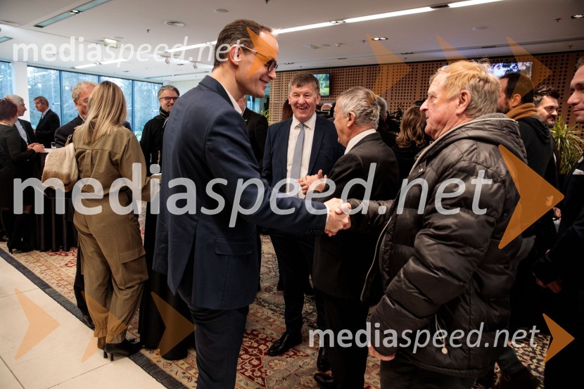  Anže Logar, predsednik stranke Demokrati, poslanec Državnega zbora Republike SlovenijeUstanovni kongres Lotričeve stranke Fokus