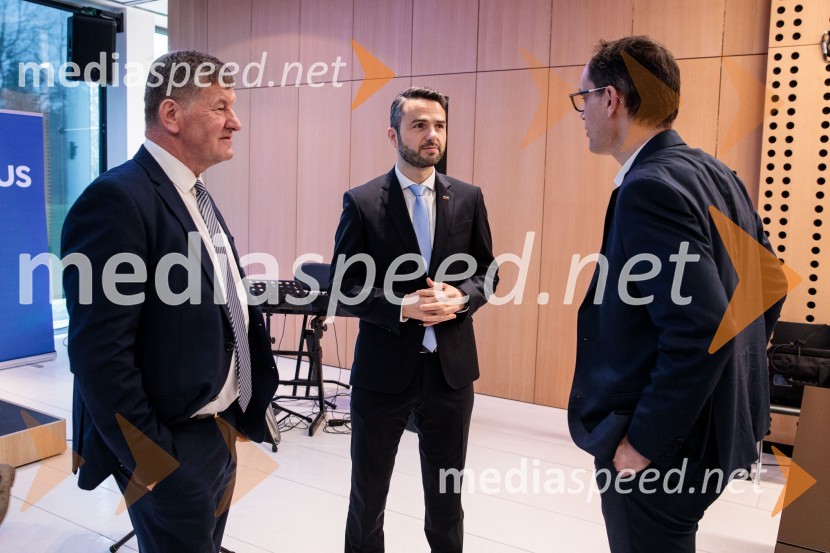  Franci Bogovič, poslanec Evropskega parlamenta, SLS;  Matej Tonin, predsednik stranke NSi;  Anže Logar, predsednik stranke Demokrati, poslanec Državnega zbora Republike SlovenijeUstanovni kongres Lotričeve stranke Fokus