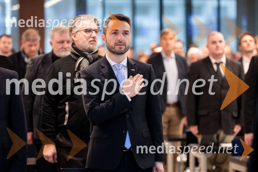  Matej Tonin, predsednik stranke NSiUstanovni kongres Lotričeve stranke Fokus