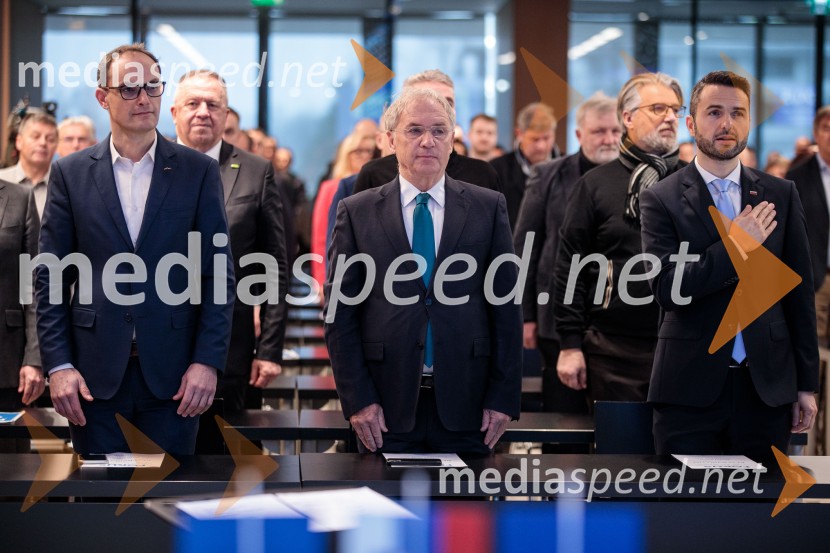  Anže Logar, predsednik stranke Demokrati, poslanec Državnega zbora Republike Slovenije;  Aleš Hojs, nekdanji minister za notranje zadeve;  Matej Tonin, predsednik stranke NSiUstanovni kongres Lotričeve stranke Fokus