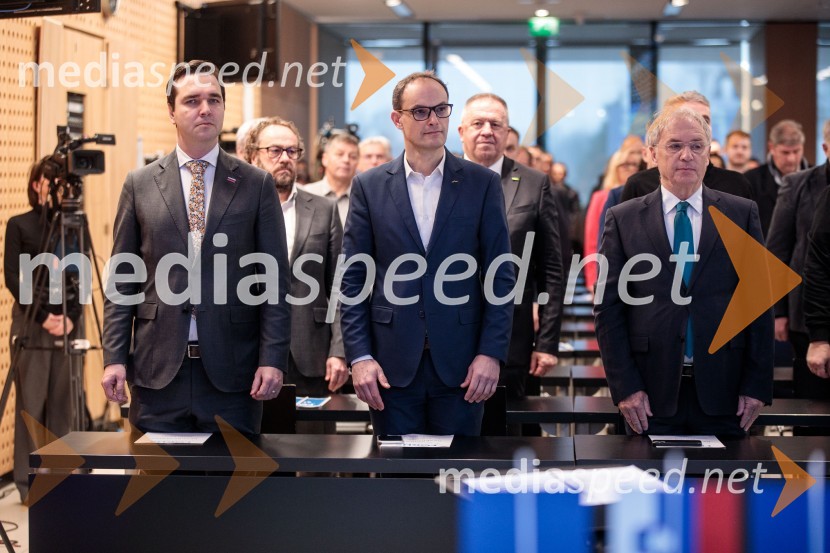  Marko  Balažic, predsednik SLS;  Anže Logar, predsednik stranke Demokrati, poslanec Državnega zbora Republike Slovenije;  Aleš Hojs, nekdanji minister za notranje zadeveUstanovni kongres Lotričeve stranke Fokus