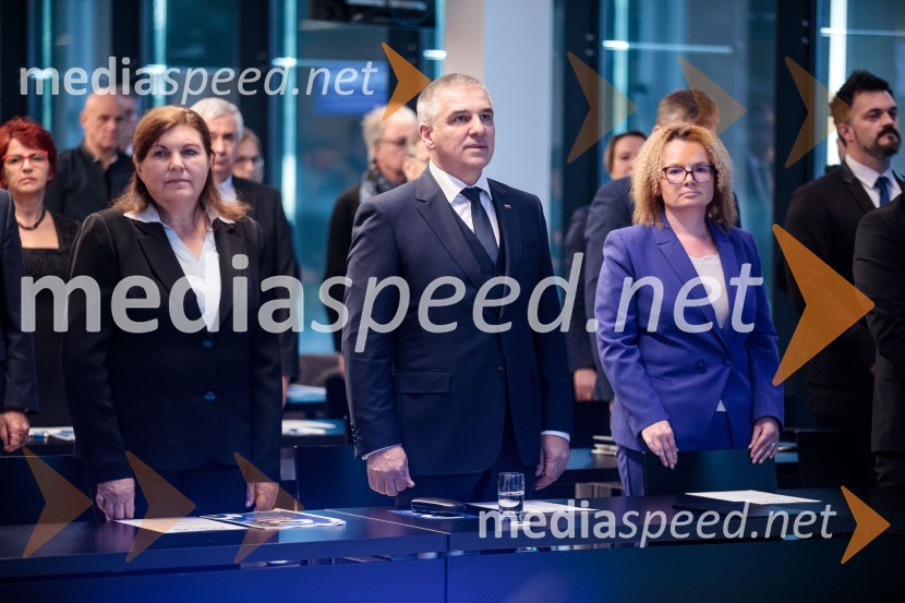  Marko Lotrič, predsednik, Državni svet;  Monika Kirbiš Rojs, sekretarka, Državni svetUstanovni kongres Lotričeve stranke Fokus