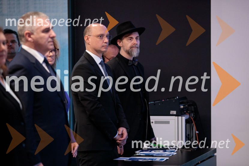  ... ;  Stelios Fanourakis, chef, Petite Fleur Greek & Grill Bar Rethymno-Crete;  ... ;  ... ;  ... Ustanovni kongres Lotričeve stranke Fokus