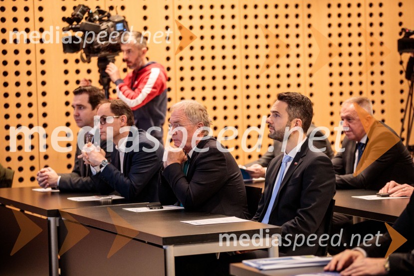  Marko Balažic, predsednik SLS;  Anže Logar, predsednik stranke Demokrati, poslanec Državnega zbora Republike Slovenije;  Aleš Hojs, nekdanji minister za notranje zadeve;  Matej Tonin, predsednik stranke NSi;  Zdravko Počivalšek, nekdanji minister za gospodarski razvoj in tehnologijoUstanovni kongres Lotričeve stranke Fokus