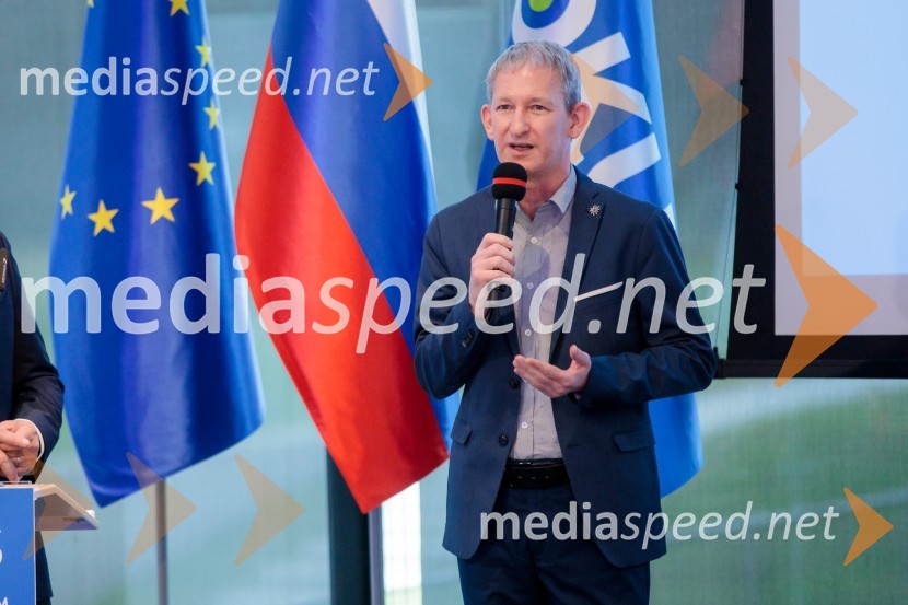 Ustanovni kongres Lotričeve stranke Fokus