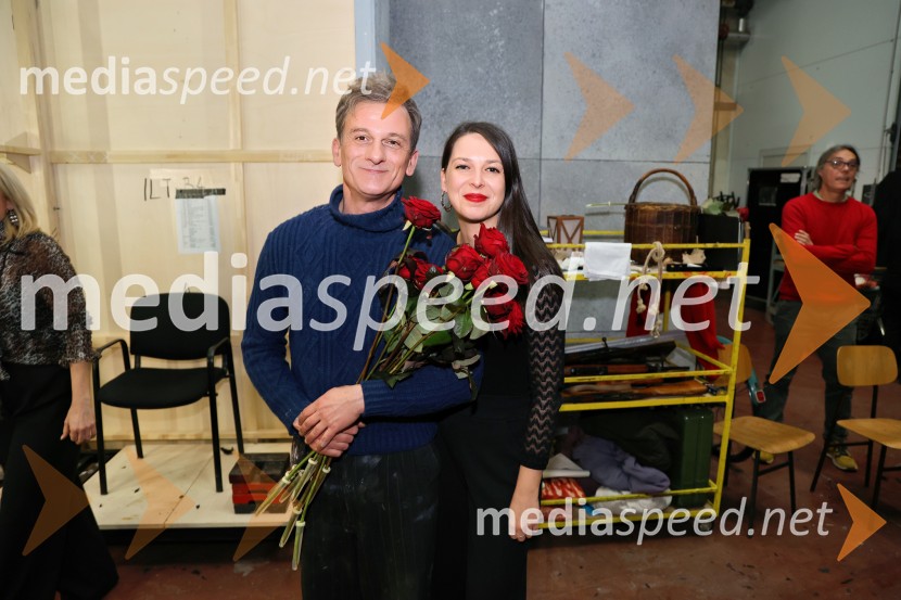  Vladimir Vlaškalić, igralec;  Zala Koren,  urednica socialnih omrežij, SNG Maribor DramaJančarjev roman In ljubezen tudi na odru Drame SNG Maribor