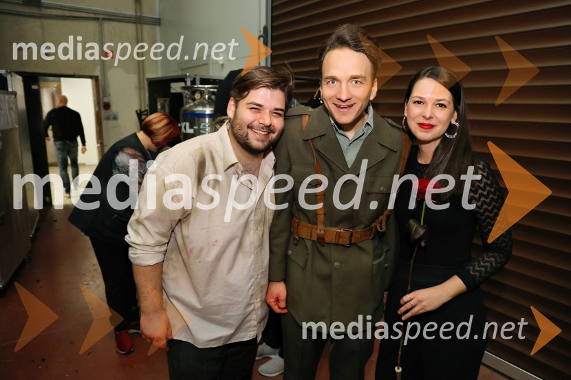  Jakob Šfiligoj, igralec;  Matija Stipanič, igralec;  Zala Koren,  urednica socialnih omrežij, SNG Maribor DramaJančarjev roman In ljubezen tudi na odru Drame SNG Maribor