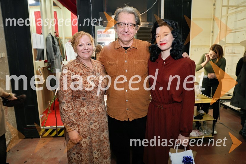  Mateja  Pucko, igralka;  Mitja Vrhovnik Smrekar, skladatelj, član skupine Bossa de Novo;  Julija Klavžar, igralkaJančarjev roman In ljubezen tudi na odru Drame SNG Maribor