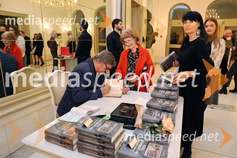  Drago Jančar, pisatelj; mag.  Helena  Cvikl, predavateljica na Fakulteti za turistične študijeJančarjev roman In ljubezen tudi na odru Drame SNG Maribor